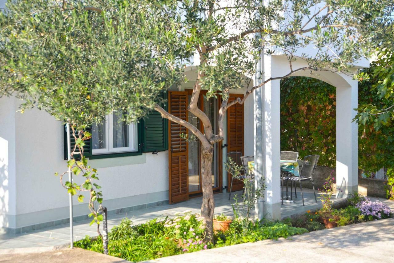 Apartment Miracle Murter Exterior foto